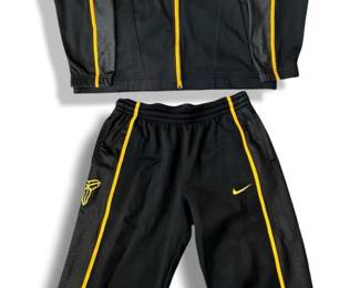 2XL/XL Kobe Bryant Nike Track Suit Set
