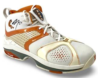 Size 32 Signed Shaquille O'Neal Dunkman Sneakers