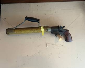 FLARE GUN