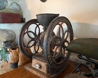 VINTAGE COFFEE GRINDER
