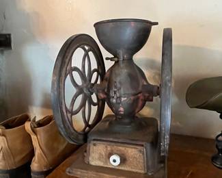 VINTAGE COFFEE GRINDER