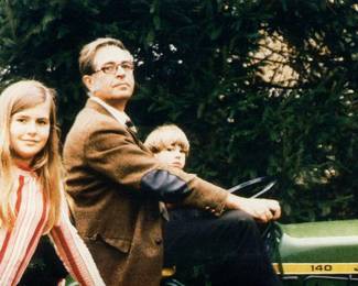 Mr. Douglas (Henry Zenke) of Green Acres