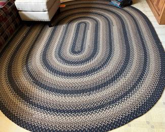 7x9’ area rug, very nice!