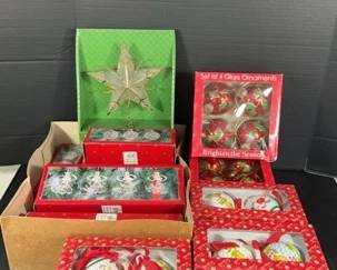 Christmas ornaments lot 