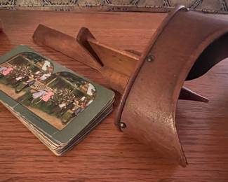 Vintage stereoscope with cards