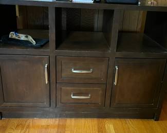 Entertainment center