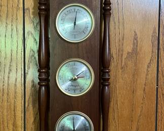 Vintage Airguide weather station