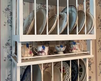 White plate display shelf