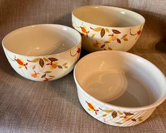 Hall's Superior mixing and serving bowls