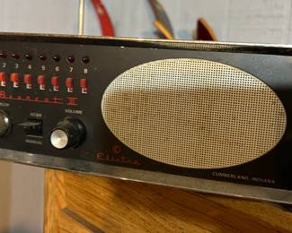 Vintage Bearcat III scanner