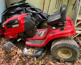 Huskee LT 4200 riding tractor