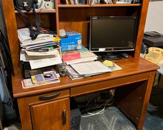 Desk with hutch