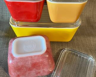 Vintage Pyrex refrigerator storage with lids