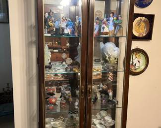 lighted display cabinet