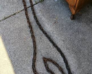 Heavy chain  with hooks 10' approximately 