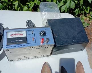 Variable DC power supply 