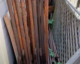 Scaffolding with cross members
Steel
Levelers