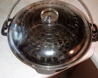 Cast iron pot "Dutch Oven" with trivet and glass lid
Unmarked