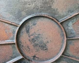 Marked Wagner Ware
Utility griddle 