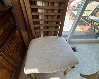 Set of 8 newer matching dining room chairs - clean