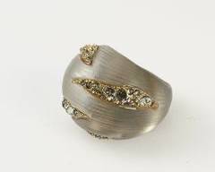 Vintage Lucite Rhinestone Statement Ring Size 6.75
