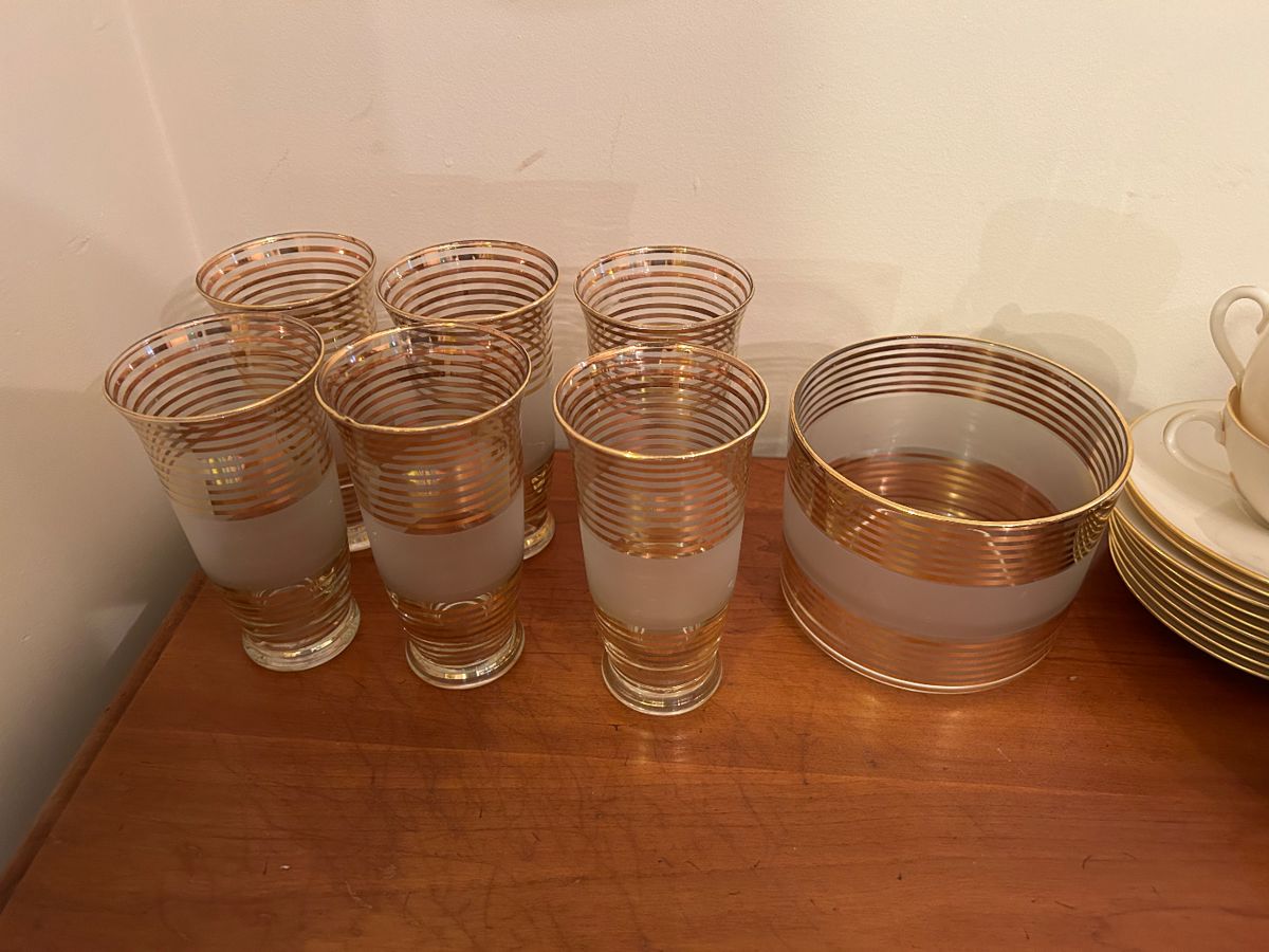 A Most Vintage Estate Sale in Woodley Gardens... starts on 6/15/2024