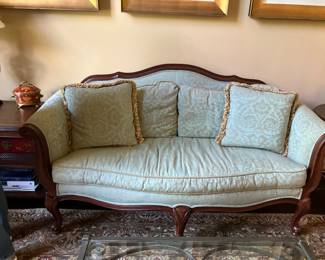 Ethan Allan  magnificent Pollar couch