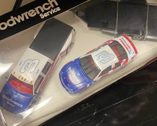 Lots of die cast vehicles 