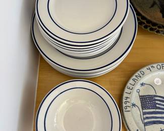 Stoneware plate and bowl set