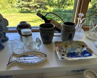Assorted Leland pottery
