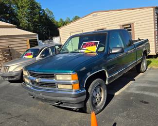 1996 Chevy Siverado 1500 4WD w/ brand new engine & manifold