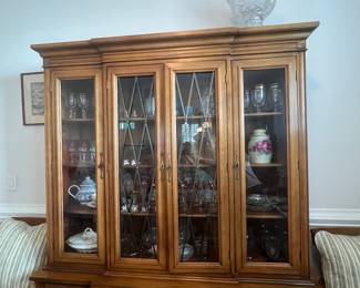 Thomasville china cabinet
