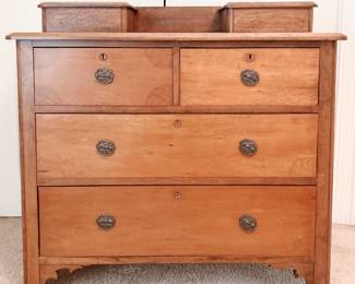 VINTAGE BLOCK TOP AMERICANA DRESSER - SOLID WOOD CARVING - HOUNDSTOOTH DOVETAIL JOINTS - ON WHEELS
