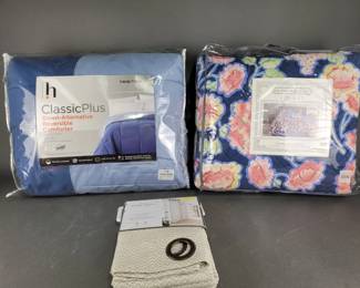 Lot 261 | Comforters & Light-Filtering Curtain
