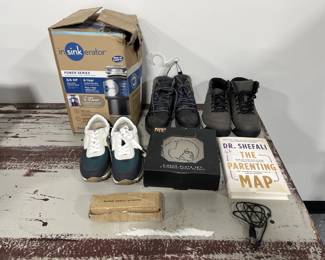 Lot 260 | Contents On Table
