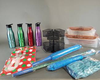 Lot 131 | Water Bottles, Dusters, & More!
