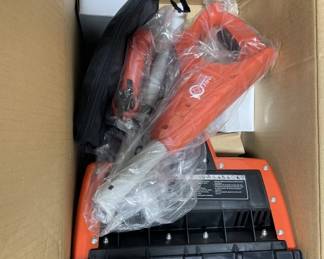 Lot 103 | Battery Powered Electric Snowblower
