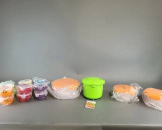 Lot 93 | Lock & Lock Storage Sets & Sistema Multicooker
\