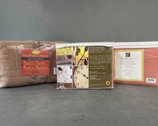 Lot 55 | 3 Sheet Sets Fleece Twin Set and 2 Queen Sets
