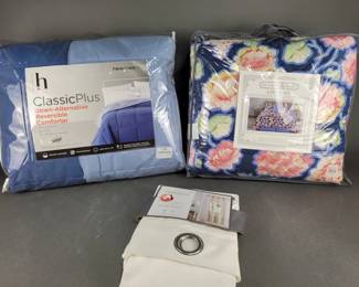 Lot 263 | Comforters & Light-Filtering Curtain
