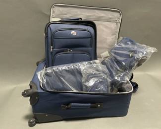 Lot 65 | American Tourister Luggage Set
