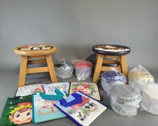 Lot 80 | Christmas Stools & L&L Set With Christmas Bags
