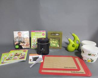 Lot 228 | Kitchen Items
