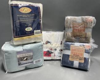 Lot 79 | Velvet Loft Sheets and Blankets
