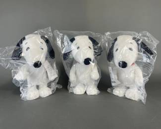 Lot 11 | Dancing Snoopy Dolls
