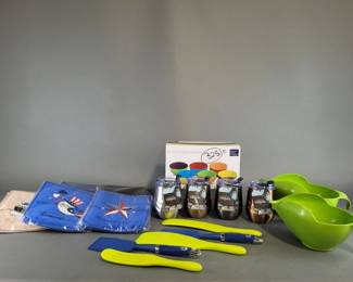 Lot 136 | Bowls, Spatulas, Thermal Cups, & More!
