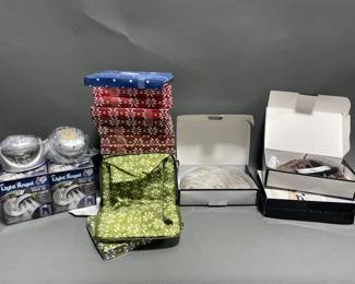 Lot 115 | Wigs, Insulated Tote Bags and LED Lights
