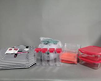 Lot 211 | Insulated Totes, Lock & Lock, & More!
