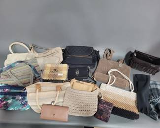 Lot 199 | Patricia Nash, Lug, & More!
