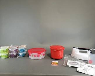 Lot 96 | Steaming Iron, Lock & Lock, And More!
